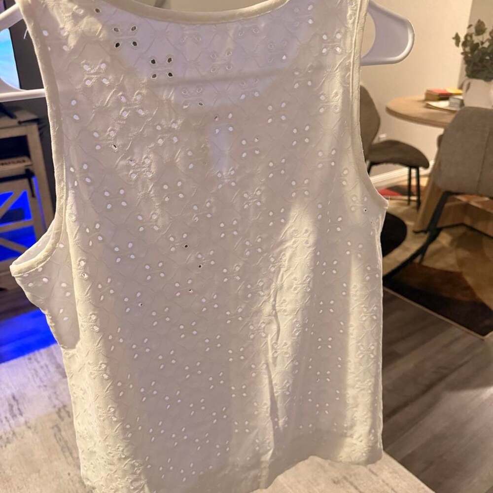 White eyelet blouse - Picture 3 of 3
